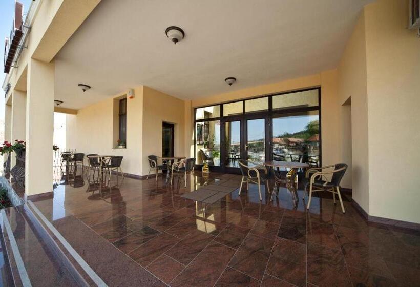 ペンション Conacul Benke