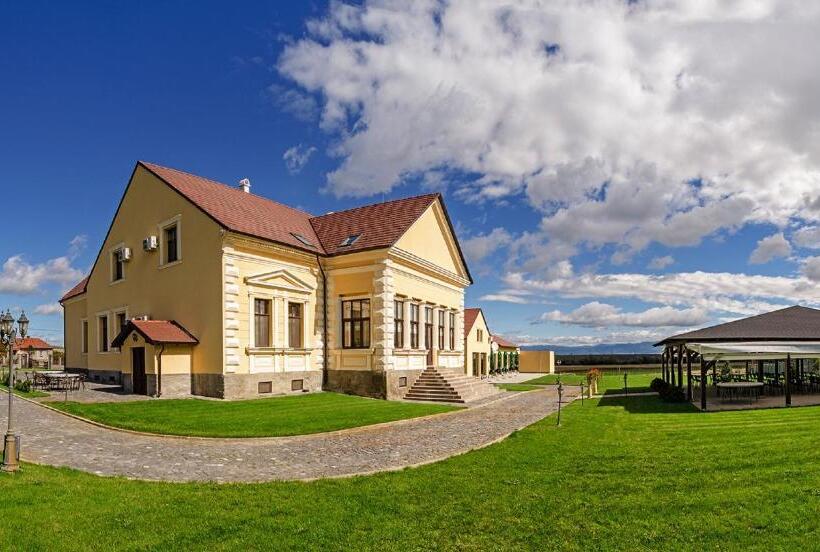 ペンション Conacul Benke