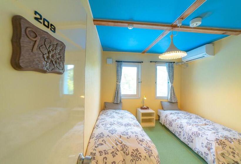 פנסיון Daisen Backpackers