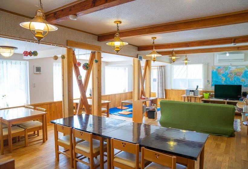 פנסיון Daisen Backpackers