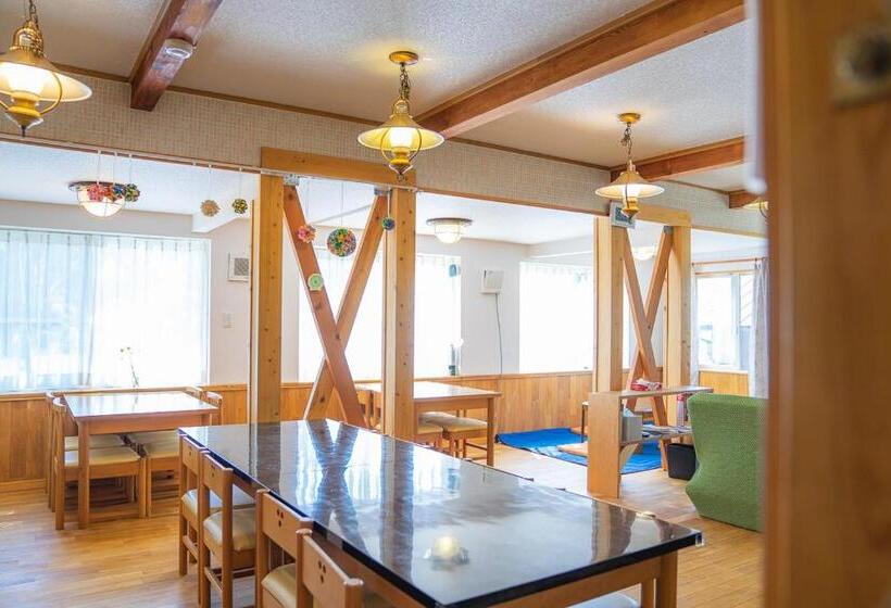 פנסיון Daisen Backpackers