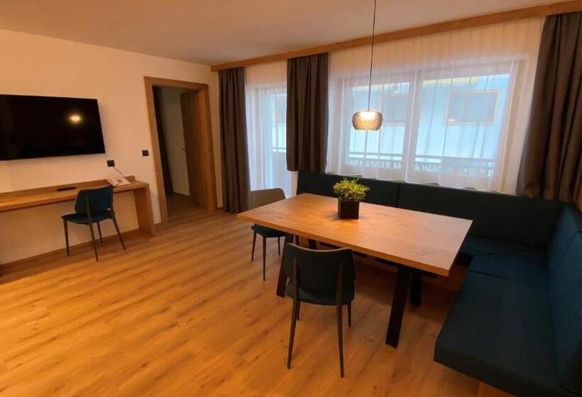 پانسیون Garni Binta