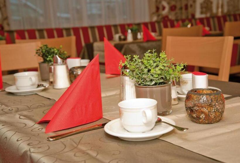 پانسیون Garni Binta