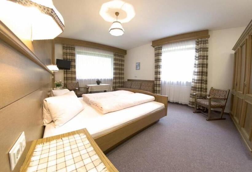 ペンション Garni Val Sinestra