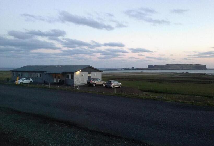 پانسیون Guesthouse Reynir