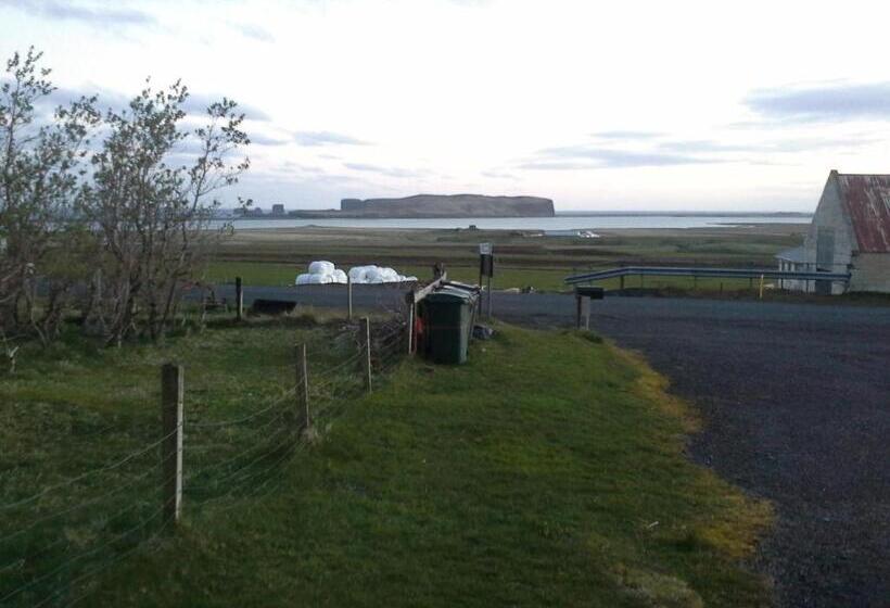 پانسیون Guesthouse Reynir