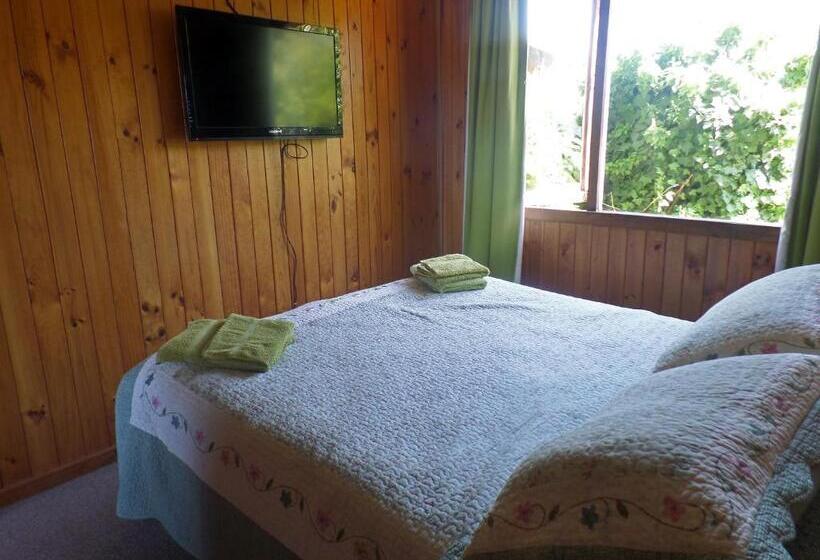 ペンション Hostal Y Cabañas Villa Germana