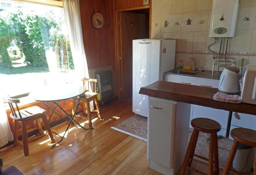 ペンション Hostal Y Cabañas Villa Germana