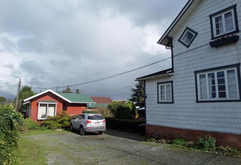 ペンション Hostal Y Cabañas Villa Germana