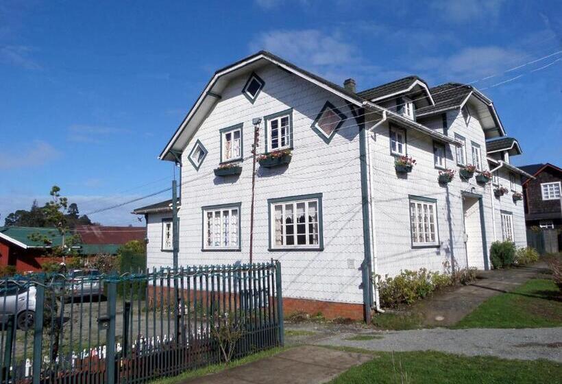 ペンション Hostal Y Cabañas Villa Germana