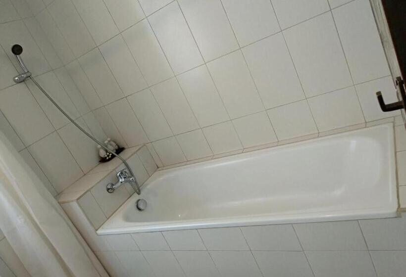 פנסיון Inang Villa