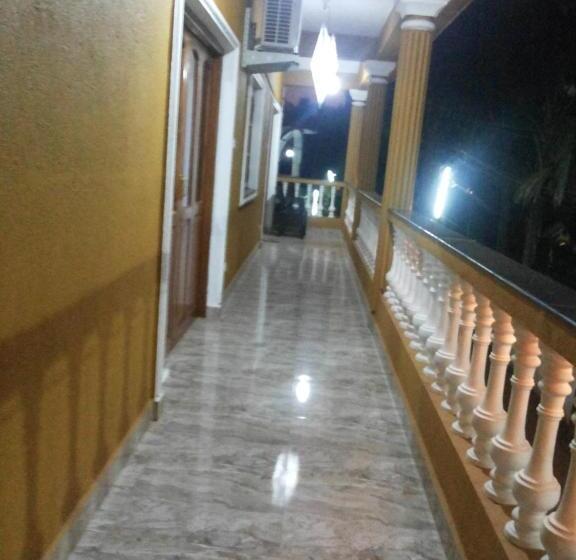 פנסיון Jason Guest House