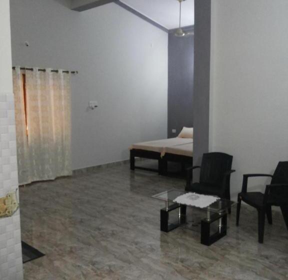 פנסיון Jason Guest House