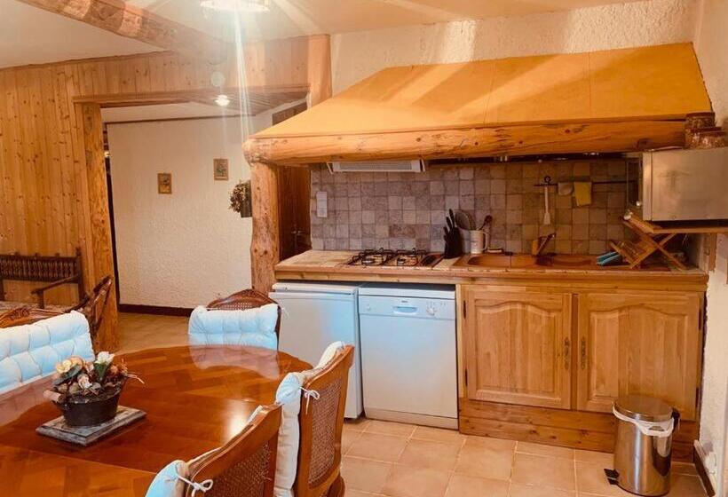 פנסיון Le Castel Blanc