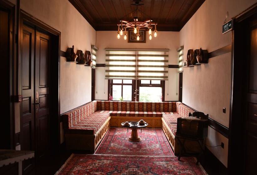 펜션 Necati Bey Konak Otel