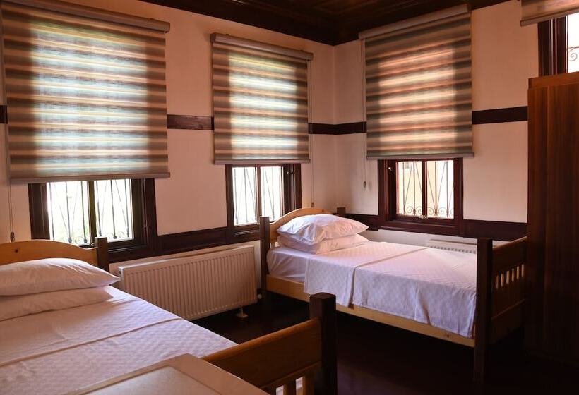 펜션 Necati Bey Konak Otel