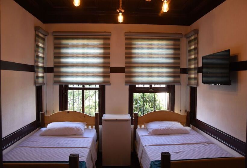 펜션 Necati Bey Konak Otel