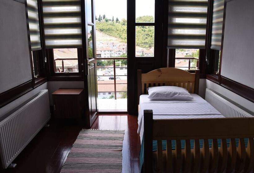 펜션 Necati Bey Konak Otel