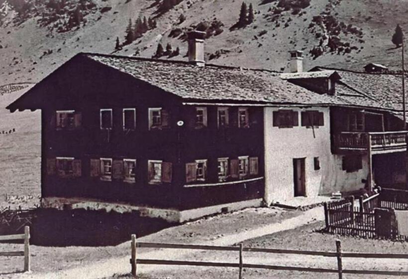 פנסיון Sandbur Das Walserhaus