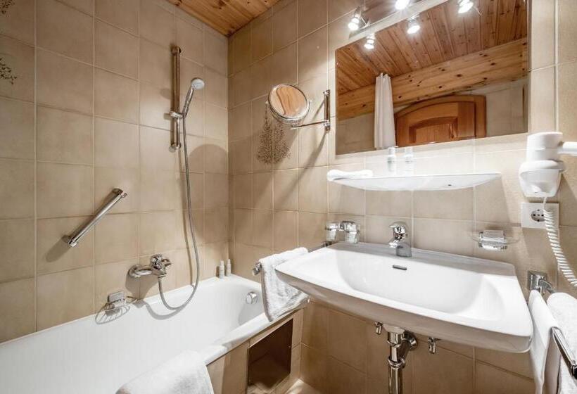 פנסיון Sandbur Das Walserhaus