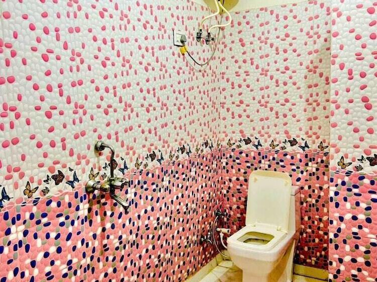 ペンション The Taj Royal