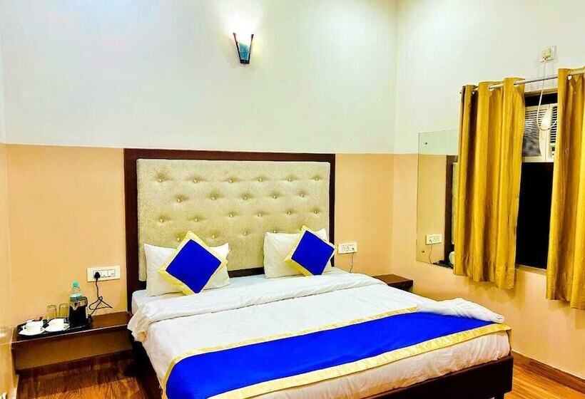 ペンション The Taj Royal