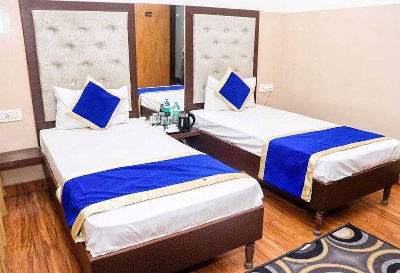 ペンション The Taj Royal