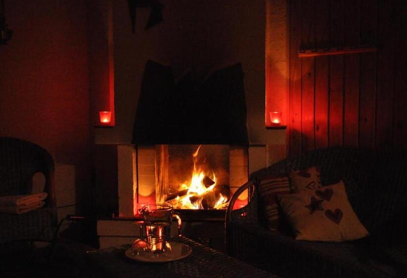 Пансион Tuhannen Tarinan Talo