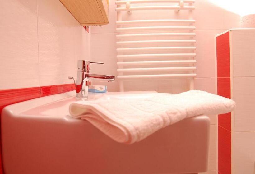 פנסיון Vila Platoul Soarelui