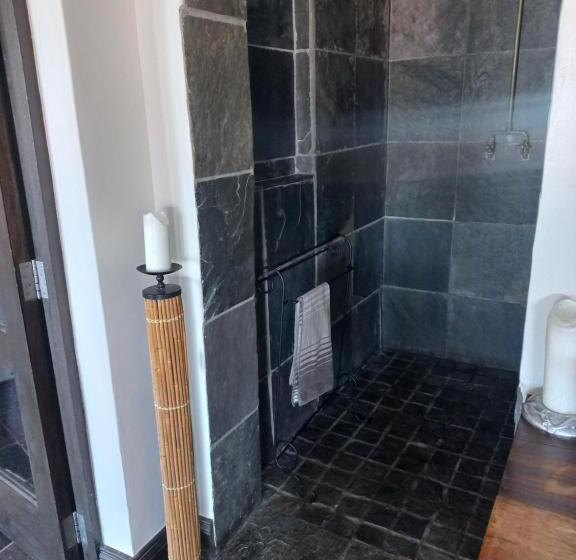 פנסיון Whale Rock Guest House