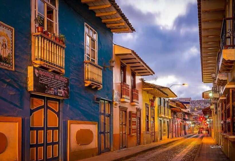 Отель Jomaley Real