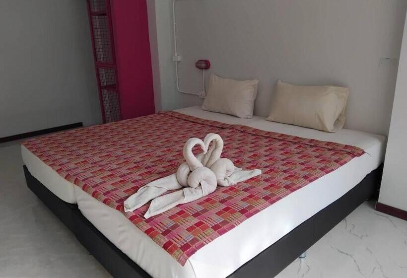استراحتگاه Khaolak Summer House 2