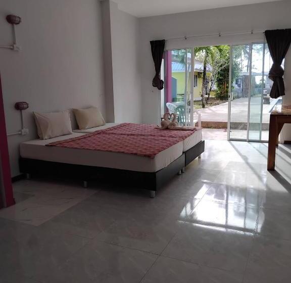 استراحتگاه Khaolak Summer House 2