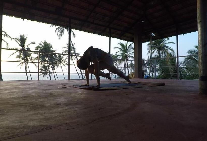 Курорт Ff Space, Beach Property Only For Shanti Yoga People, Mandremarambol Beach