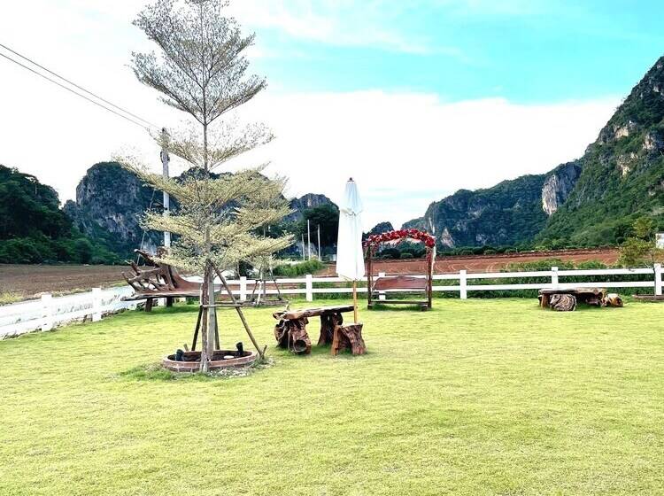 אתר נופש My Merchain Uthaithani