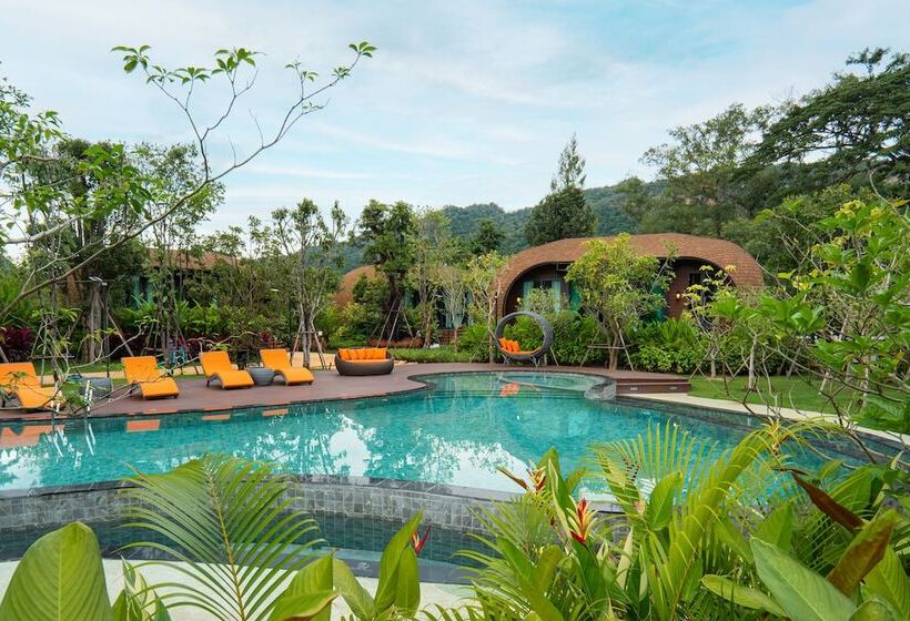 استراحتگاه The Hidden Village Khao Yai