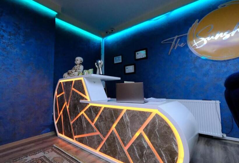 渡假胜地 The Sunshine Otel