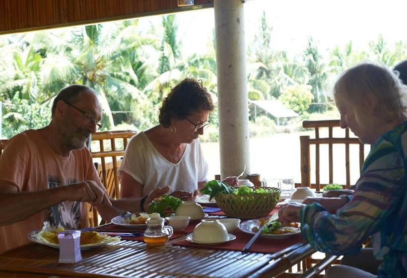 استراحتگاه Tra Vinh Lodge