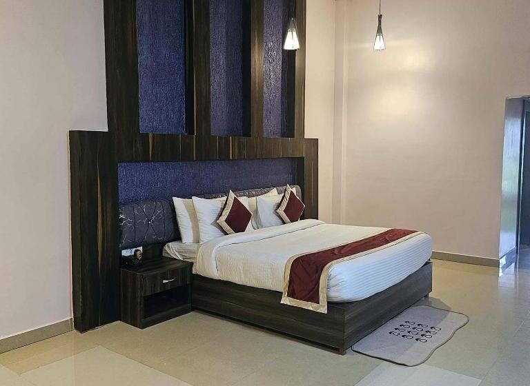 Aarunya Hotel And Resort