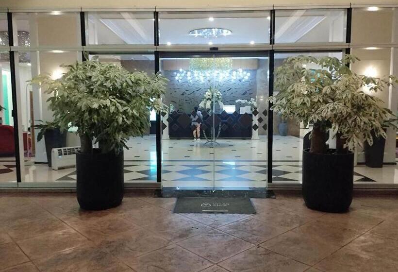 هاستل Nearby Airport T3 At Stamford Mckinley Hill Few Walk To Venice Piazza T116f