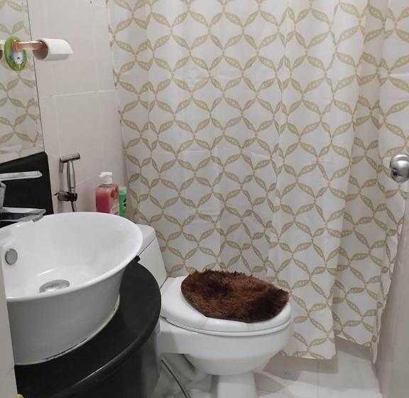 هاستل Nearby Airport T3 At Stamford Mckinley Hill Few Walk To Venice Piazza T116f