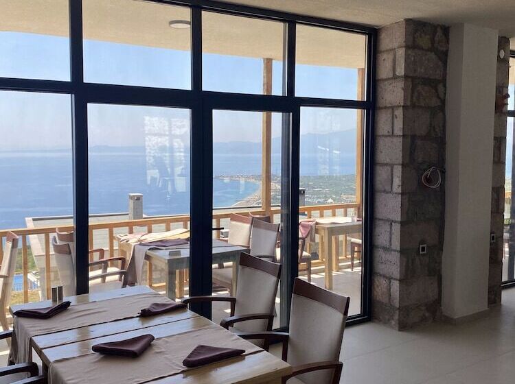 Assos Karadut Taş Otel
