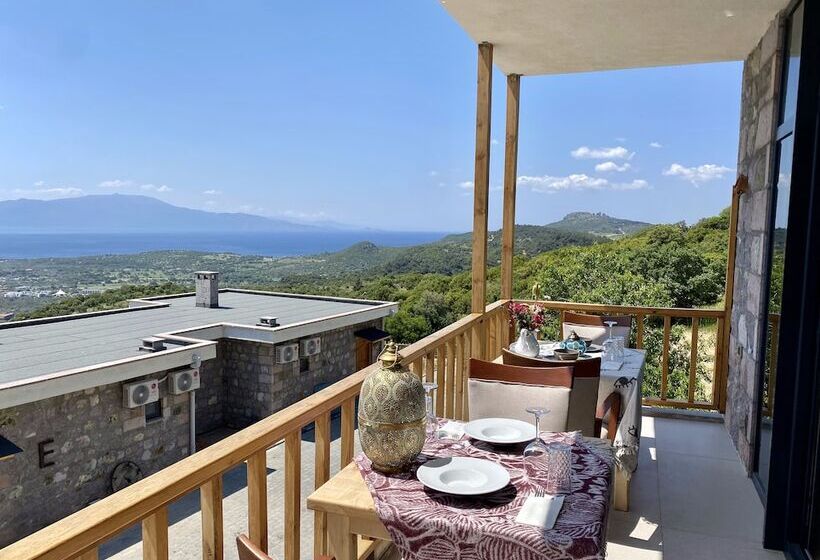 Assos Karadut Taş Otel