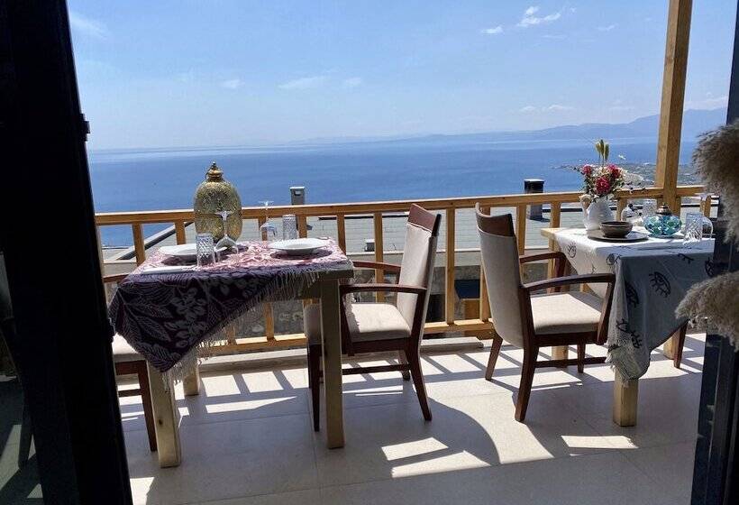 Assos Karadut Taş Otel