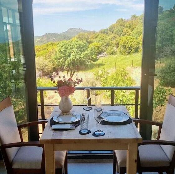 Assos Karadut Taş Otel