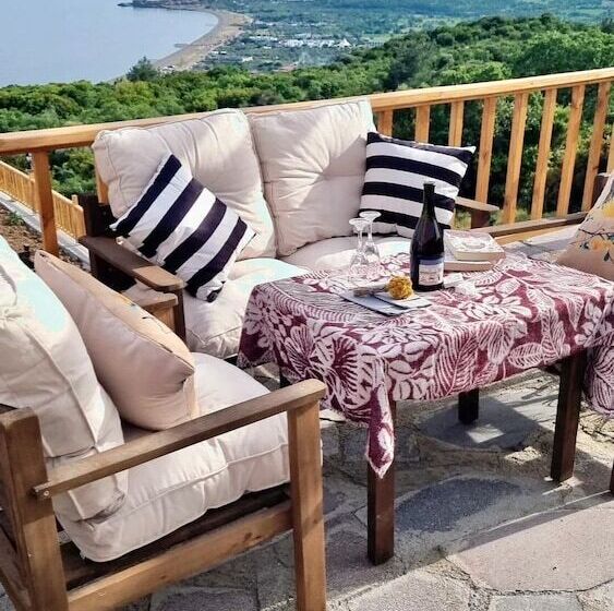 Assos Karadut Taş Otel