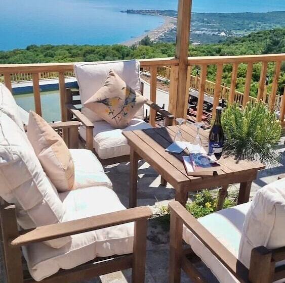 Assos Karadut Taş Otel