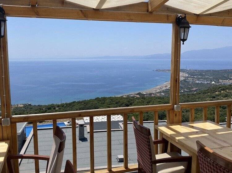 Assos Karadut Taş Otel