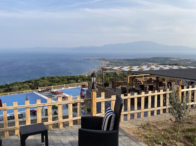 Assos Karadut Taş Otel