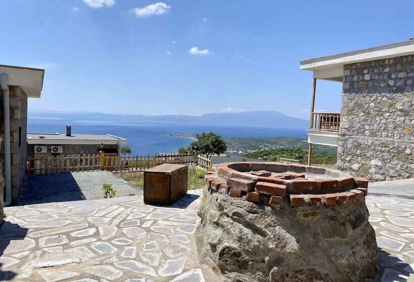 Assos Karadut Taş Otel